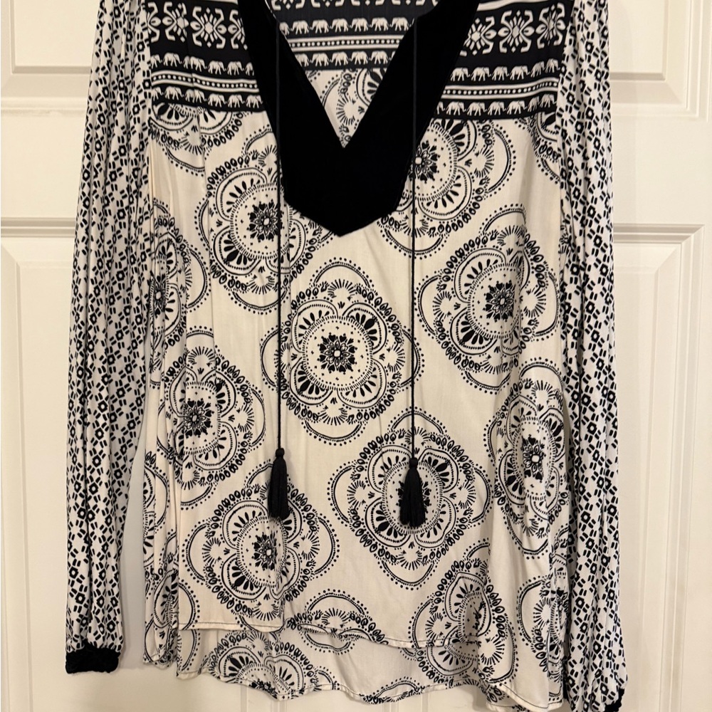 Crown & Ivy Black and White Boho tunic with velvet accents